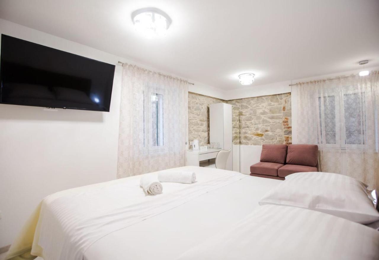 Lions Luxury Rooms Split Exterior foto
